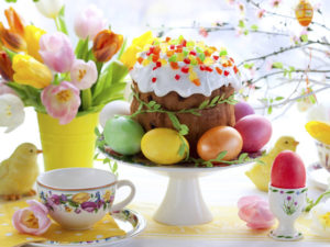 Easter cake and colourful eggs