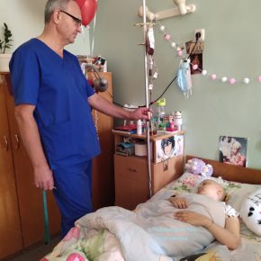 Вперше в світі українські лікарі успішно провели лікування дитини, хворої на рак 4 стадії з 5 рецидивом захворювання